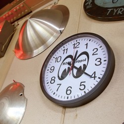 (GG-HL) MOON Equipped Giant Wall Clock 16" [MQG053]